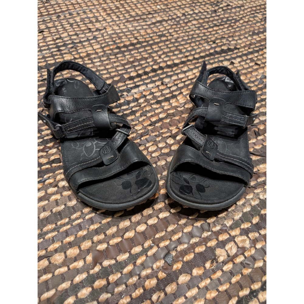 Merrell Womens Black Leather Strappy Comfort and outdoor Sandals Size 7